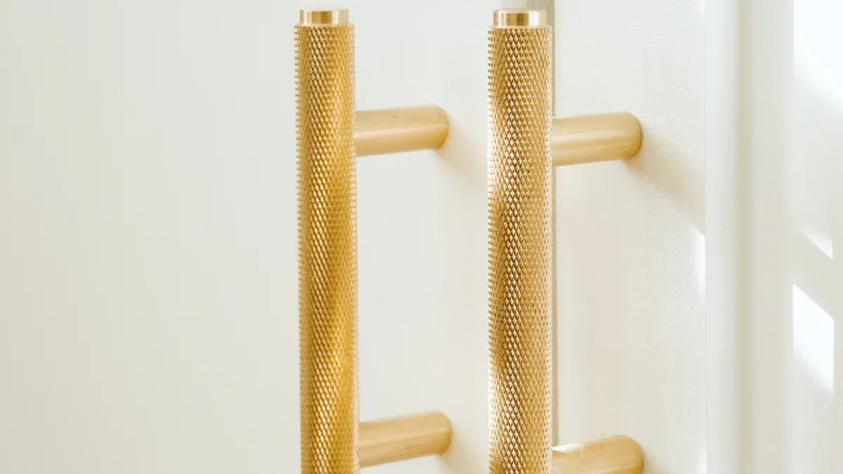 Smart Style 10 Affordable Cabinet Hardware Picks Under $10